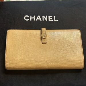 CHANEL Tan Caviar Leather Continental Wallet with CC Snap